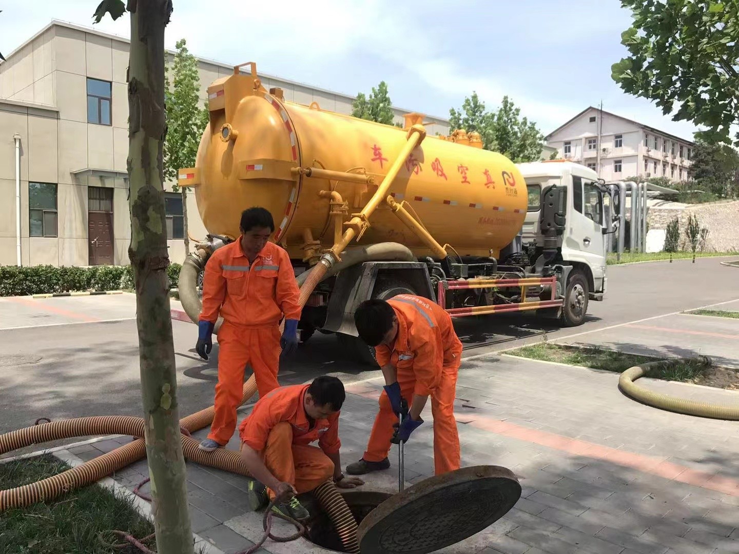 凉州化粪池清理与5-8吨吸粪车施工效率分析